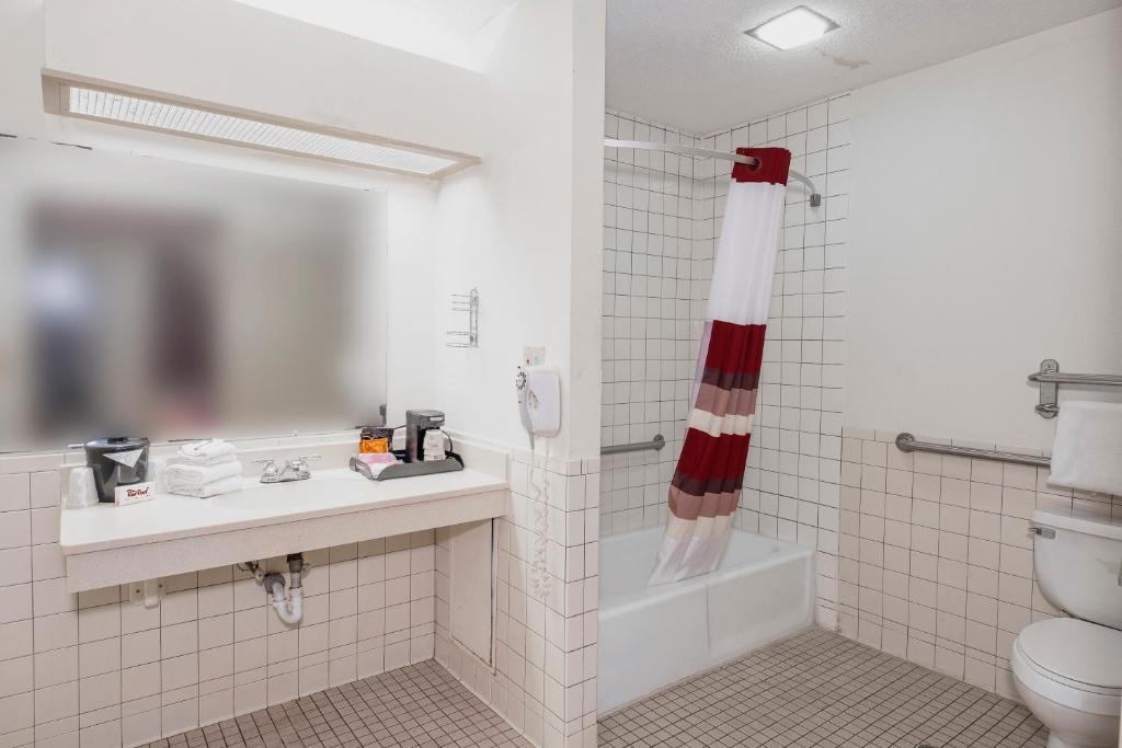Red Roof Inn Morgan City - image 5