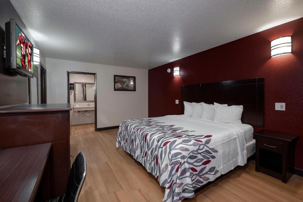 Red Roof Inn Morgan City - image 6