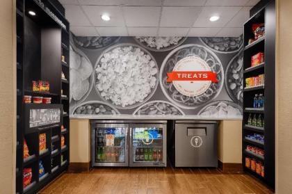 Hampton Inn Morganton - image 12