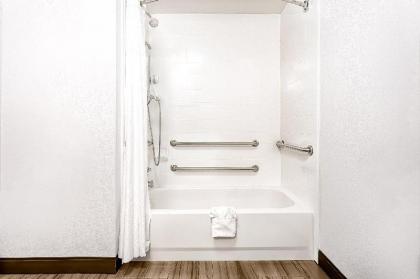 Hampton Inn Morganton - image 14