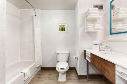 Hampton Inn Morganton - image 6