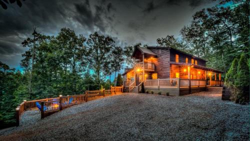 King Daddy Lodge by Escape to Blue Ridge - main image