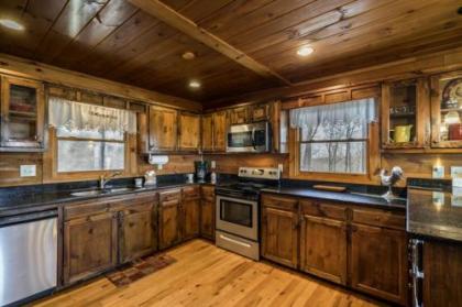 King Daddy Lodge by Escape to Blue Ridge - image 2