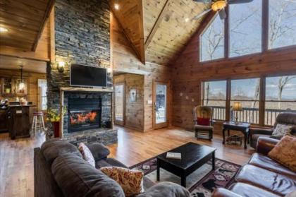 King Daddy Lodge by Escape to Blue Ridge - image 4