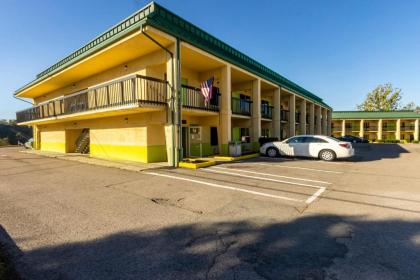 OYO Hotel M Morgantown - WV University area - image 8