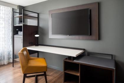 Morgantown Marriott at Waterfront Place - image 4