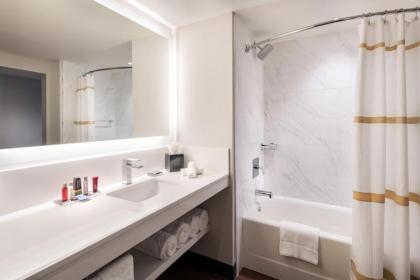 Morgantown Marriott at Waterfront Place - image 9