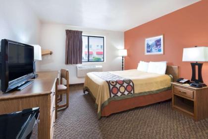 Super 8 by Wyndham Morgantown - image 15