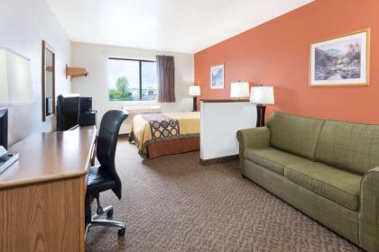 Super 8 by Wyndham Morgantown - image 2