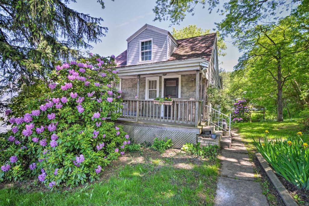 Family House with Balcony Less Than 3 Mi to WV University - main image