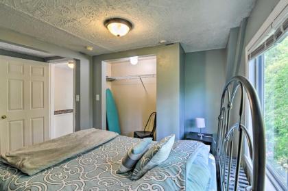 Family House with Balcony Less Than 3 Mi to WV University - image 15