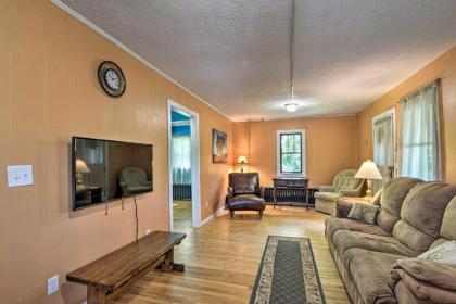 Family House with Balcony Less Than 3 Mi to WV University - image 5