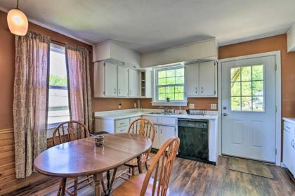 Family House with Balcony Less Than 3 Mi to WV University - image 6