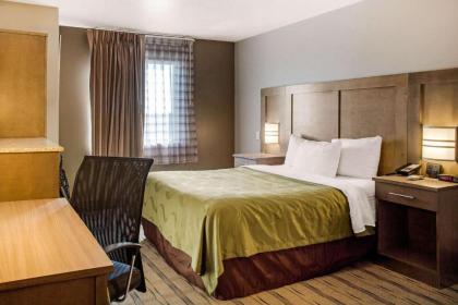 Quality Inn Moriarty - image 13