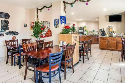 Quality Inn Moriarty - image 14
