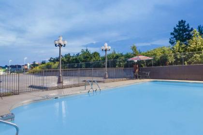 Super 8 by Wyndham Morrilton - image 7