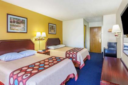 Super 8 by Wyndham Morristown/South - image 10