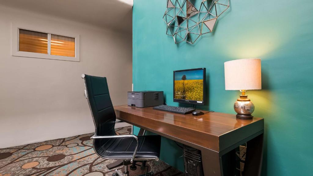 Best Western San Marcos Inn - image 2