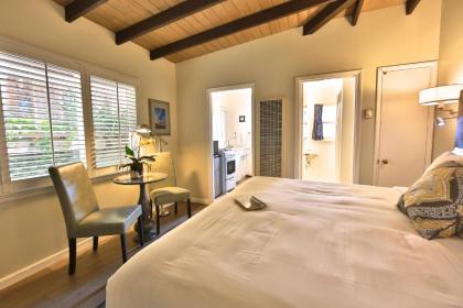 Pleasant Inn - image 13