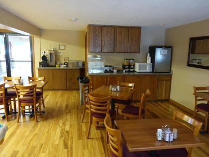 Seasons Motel - image 8