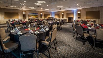 Best Western Plus University Inn - image 11