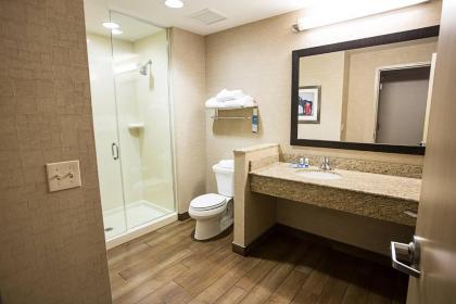 Fairfield Inn & Suites Moscow - image 13
