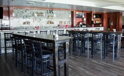 Best Western PLUS Lake Front Hotel - image 4