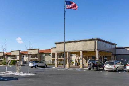 Best Western PLUS Lake Front Hotel - image 9