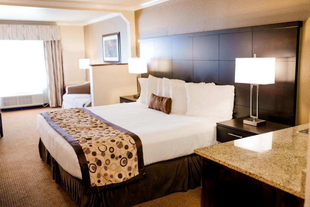Ramada by Wyndham Moses Lake - image 7