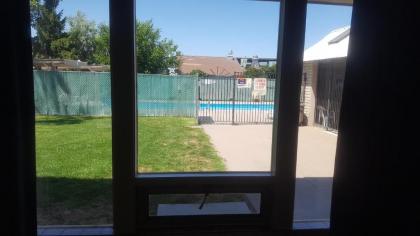 Motel Oasis Inn - image 10