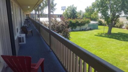 Motel Oasis Inn - image 13