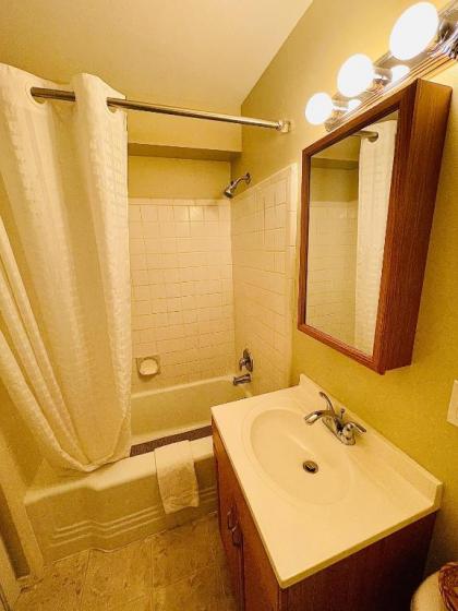 Sage N Sand Motel - image 12