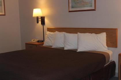 Eastwood Inn - image 6