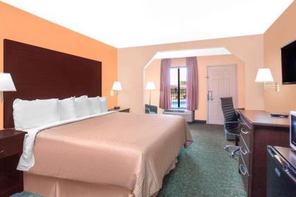 Days Inn by Wyndham Moulton - image 13