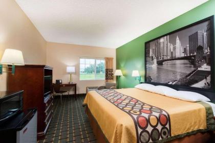 Super 8 by Wyndham Mt. Carmel IL - image 3