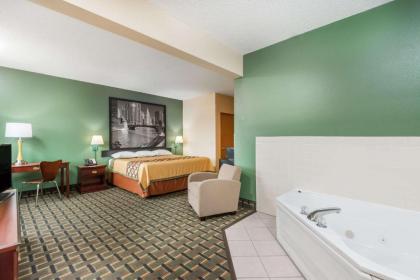Super 8 by Wyndham Mt. Carmel IL - image 5