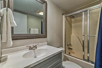 Mount Ida Condo with 2 Decks Walk to Lake Ouachita - image 9