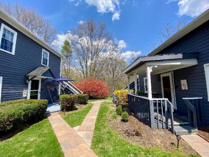 Family Farmhouse Inn