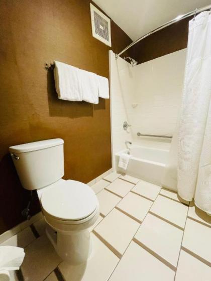 Fairfield Inn and Suites Mt. Laurel - image 10