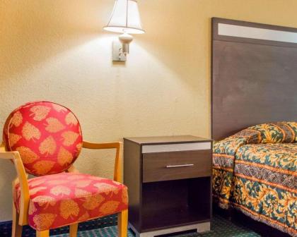Rodeway Inn Mount Laurel Hwy 73 - image 10