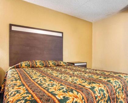 Rodeway Inn Mount Laurel Hwy 73 - image 14