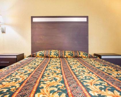 Rodeway Inn Mount Laurel Hwy 73 - image 3