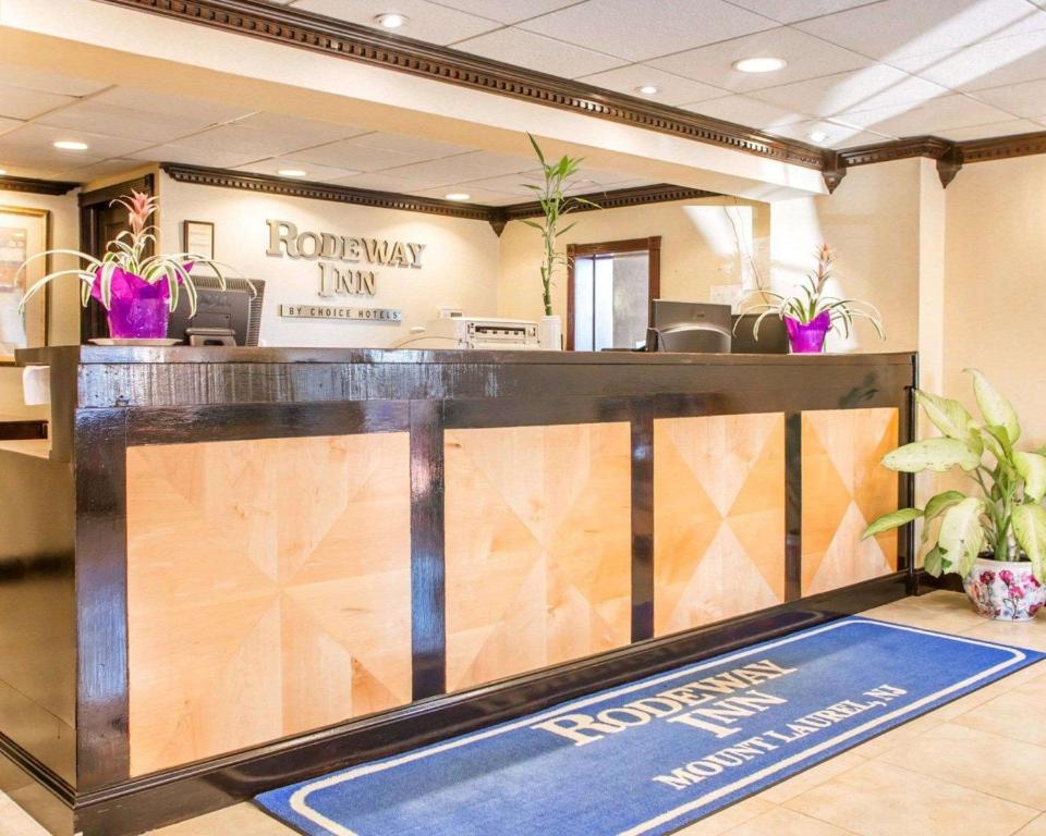 Rodeway Inn Mount Laurel Hwy 73 - image 6