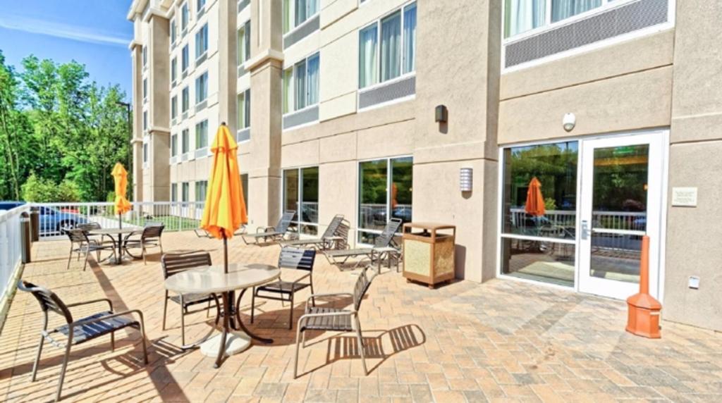 Hilton Garden Inn by Hilton Mount Laurel - image 2
