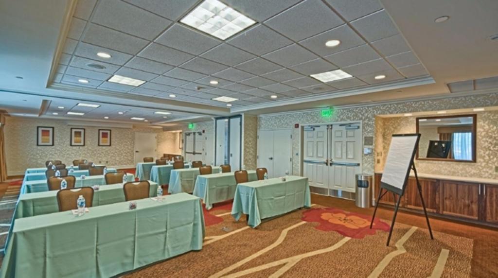 Hilton Garden Inn by Hilton Mount Laurel - image 5
