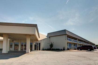 Motel 6-Mount Pleasant TX - image 10