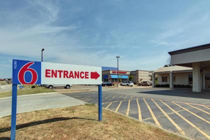 Motel 6-Mount Pleasant TX - image 11