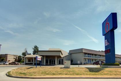 Motel 6-Mount Pleasant TX - image 12