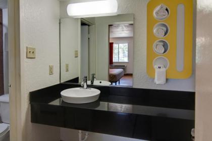 Motel 6-Mount Pleasant TX - image 4