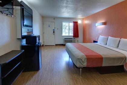 Motel 6-Mount Pleasant TX - image 5